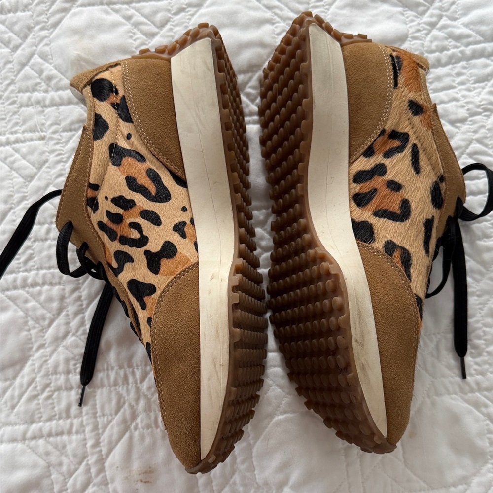 Steve Madden Tan and Black Sneakers - Picture 4 of 7